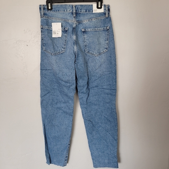 Forever 21 NWT Mom Jeans 29 Medium Wash Denim High Rise Relaxed Fit Tapered Leg - Picture 6 of 9
